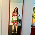 Oktoberfest med jobbet. Lårhöga strumpor vita med fuchsia rosett