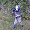 Min son 6 år var jätte nöjd. Dräkten var jätte snygg och höll bra kvalite. Vi fick sy ett stygn i masken vid näsan, då de var lite för brett mellan ögonen och blev svårt att se.