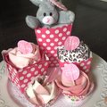 Gjort klädcupcakes och lagt i bägarna till doppresent