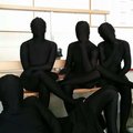 Jag och mina polare i skolan. Second skin-dräkt - svart