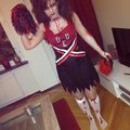 Är väldigt nöjd med klänningen. Den var snygg precis som på bilden och var väldigt skön att ha på sig. High School Horror Cheerleader maskeraddräkt