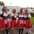 4 goa tjejer på oktoberfest