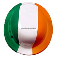 Bowler hatt i plast med irländska flaggan
