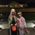Läskiga syskon på halloween