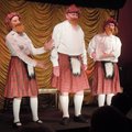 Revygänget CLUB 96 i Åkersberga sjunger om vad skottarna ev. har under kilten...!! Skotsk kilt