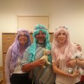 Dolly style om tour ?
Så såg vi ut när vi mötte våra underbara 3or på avslutningsvis brännbolls match.
Självklart vann Dolly style!!