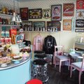 Fanns ju ingen tvekan, jag måste ju ha jackorna till min butik. Passar in perfekt där! Grease T-Bird jacka