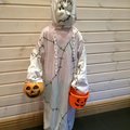 Superbra dräkt! Helnöjd! Passade vår 6-åring perfekt :) Cool gast maskeraddräkt barn