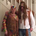 Byxorna var för små men resten satt bra (105kg med lite mage) :) Hippie - maskeraddräkt budget man