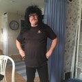 Peruken är mycket skön o välgjord denna mannen känner sig hemma i den, många+++