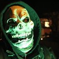 Min man som ghostrider i er mask Täckande dödskalle. Körde MC o delade ut godis till alla barnen på Halloweenfesten. Mask täckande dödskalle