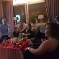 Jätte nöjd med duken! Läskig och uppskattad under halloweenfesten. Många tummar upp!