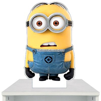 Dumma mej 2 Minion Dave pappfigur - 27 cm