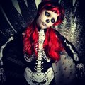 Halloweenfest med klassen! Vår tös är en lång 9-åring och denna klänning (strlk S) gick till knäna men funkade bra ändå, för den går att knyta i ryggen.Festen blev en succé!