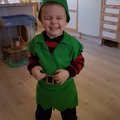 Min gosse utklädd till robinhood inför sin mosters 30års maskeradkalas
